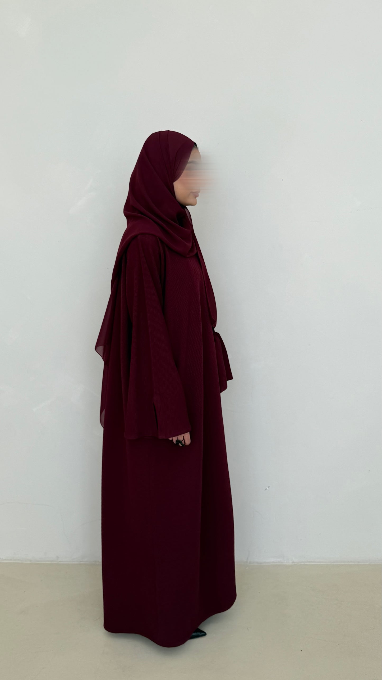 Rouge wrap abaya