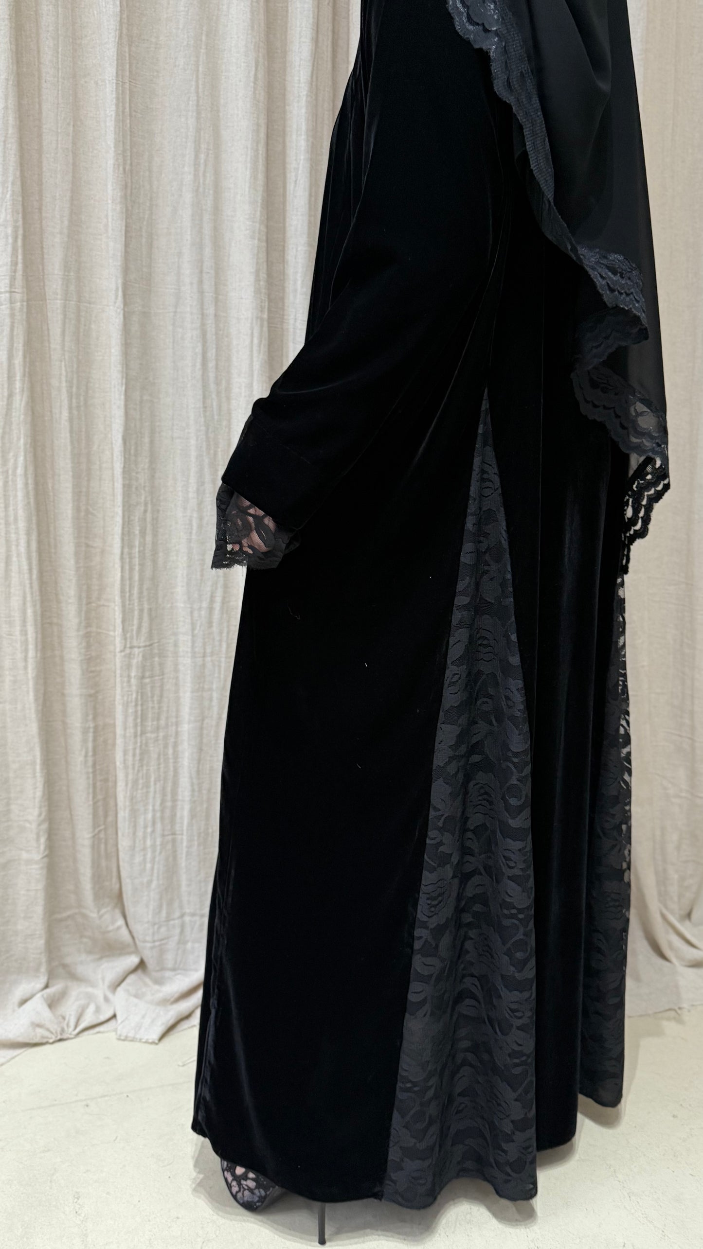 Velvet Noir Abaya