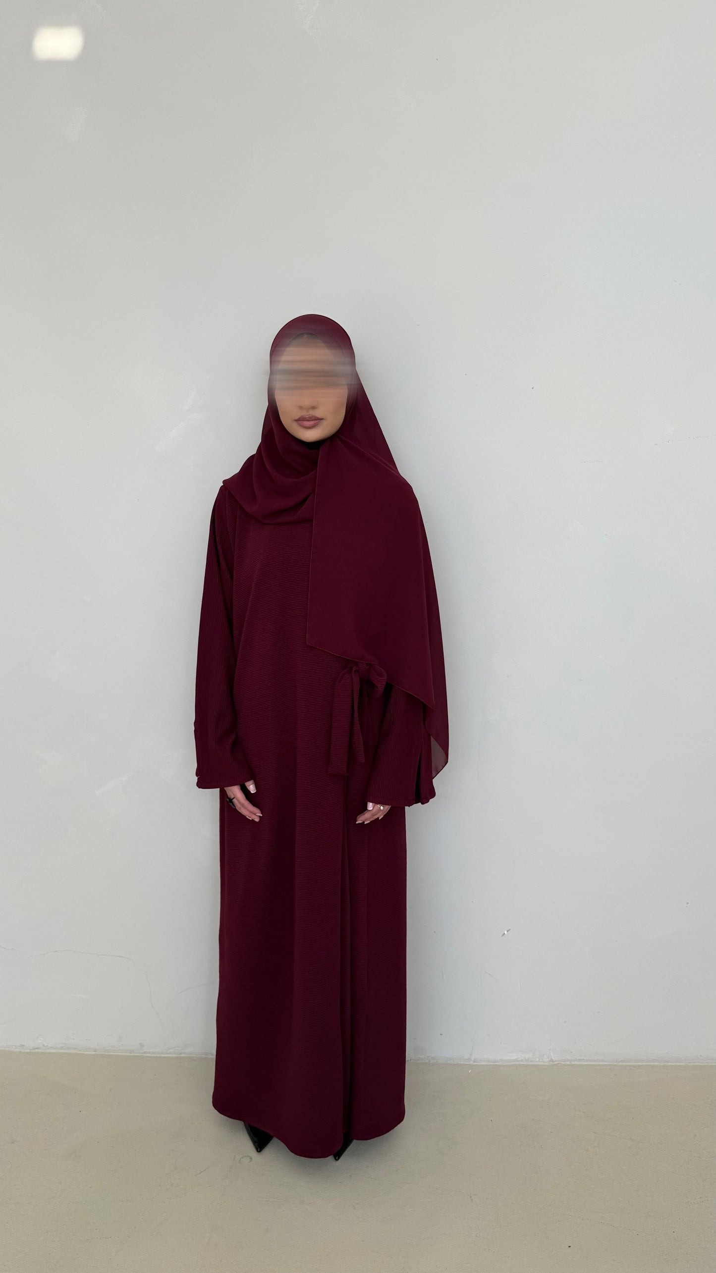 Rouge wrap abaya