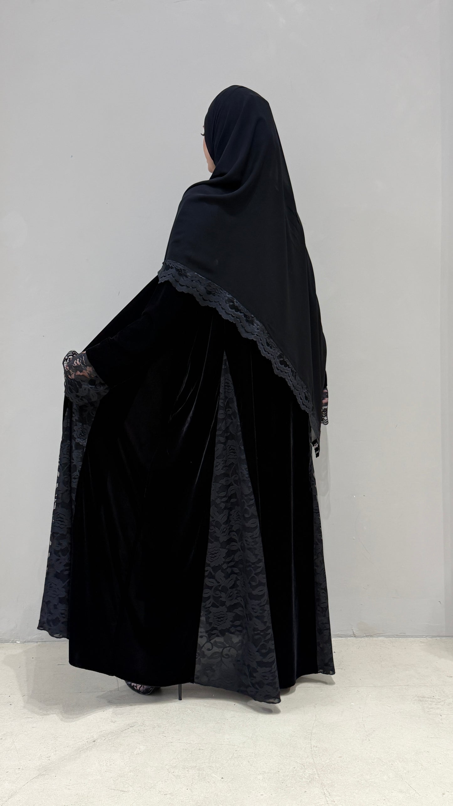 Velvet Noir Abaya